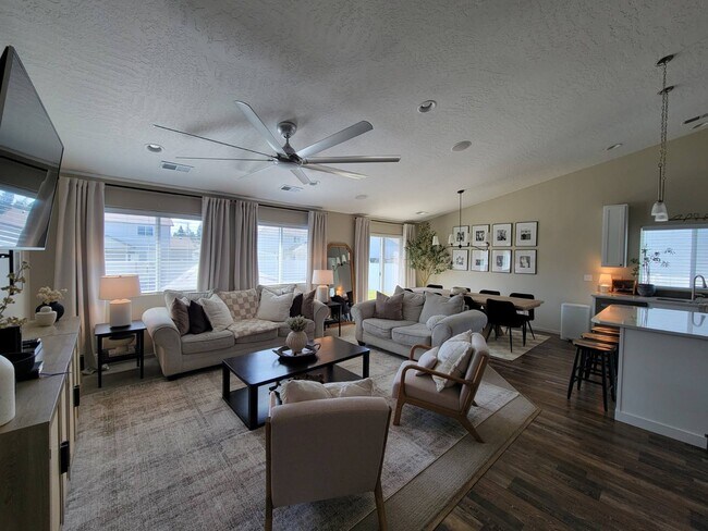 Living room - 15407 N Renee Ct