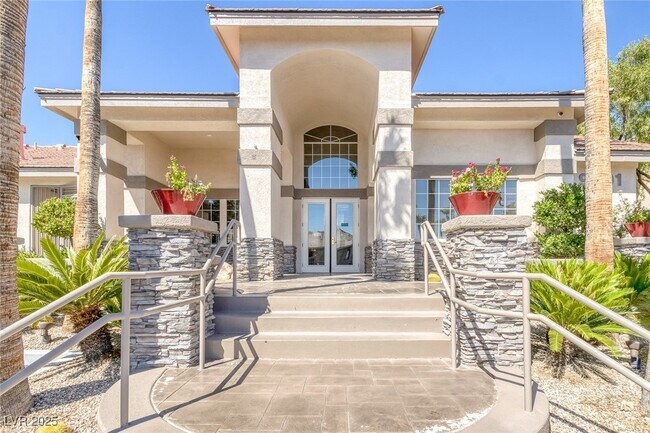 Building Photo - 9901 Trailwood Dr