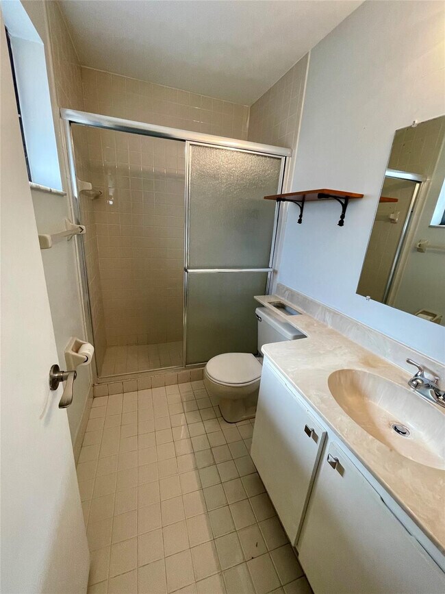 Building Photo - 5512 N Park Rd