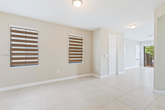 Building Photo - Northwest 61 Lane, Doral, FL 33178 - 4 BR ...