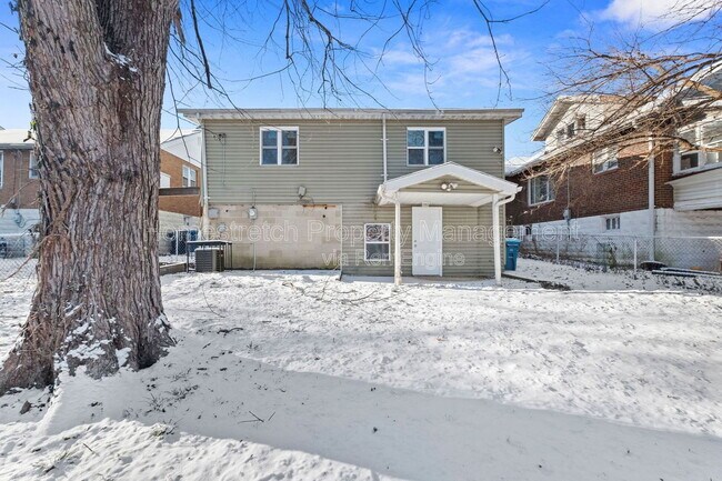 Building Photo - 8129 St Charles Ln