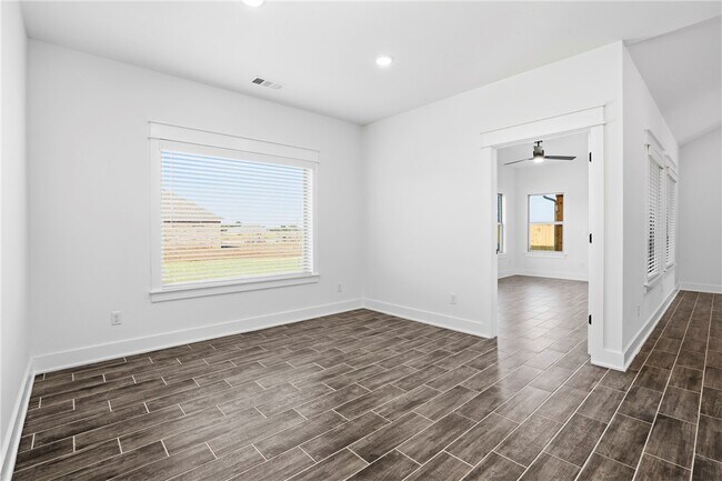 Building Photo - 87 N Banner Ave