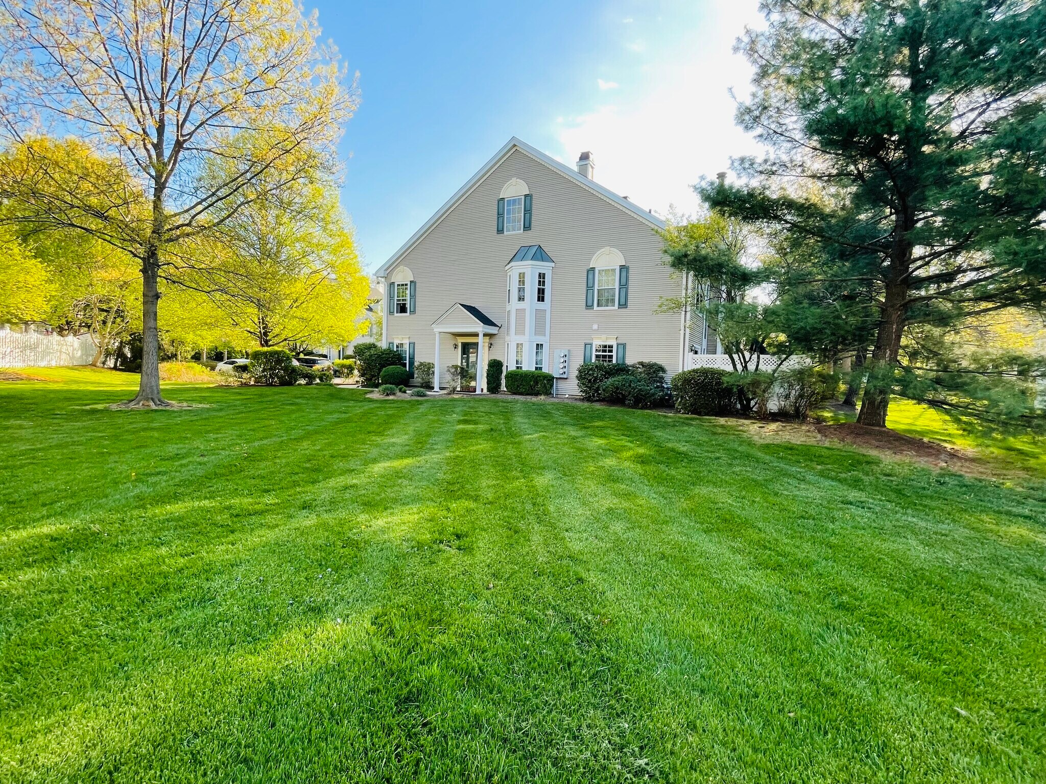 Building Photo - 24 Lee Ct