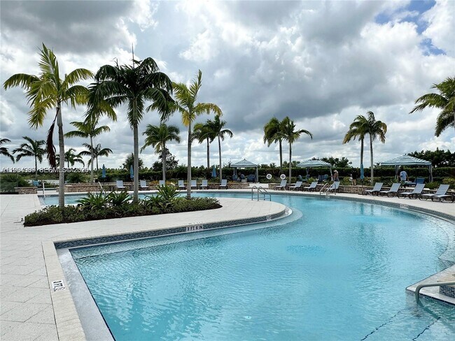 Building Photo - 1694 Hoot Owl Holw