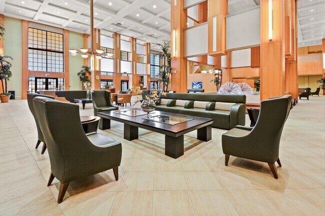 Building Photo - 3059 Ainslie Dr