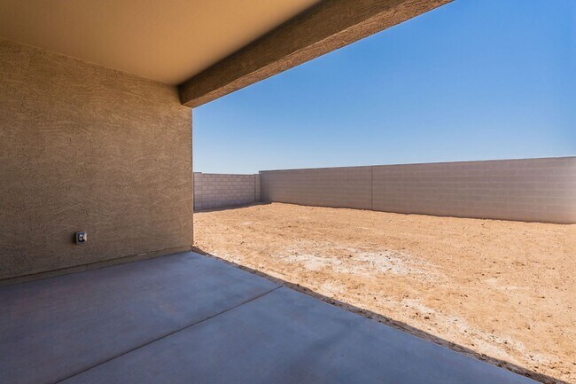 Building Photo - Modern 3-Bed + Den Home in Ventana De Estrellas