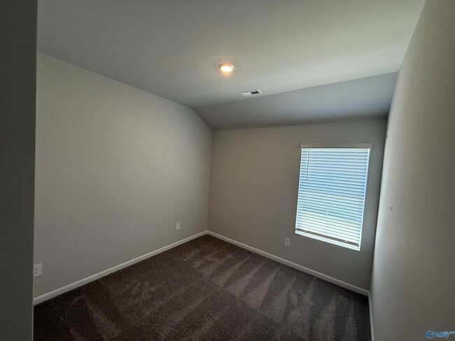 Building Photo - 205 Six Pence Ct