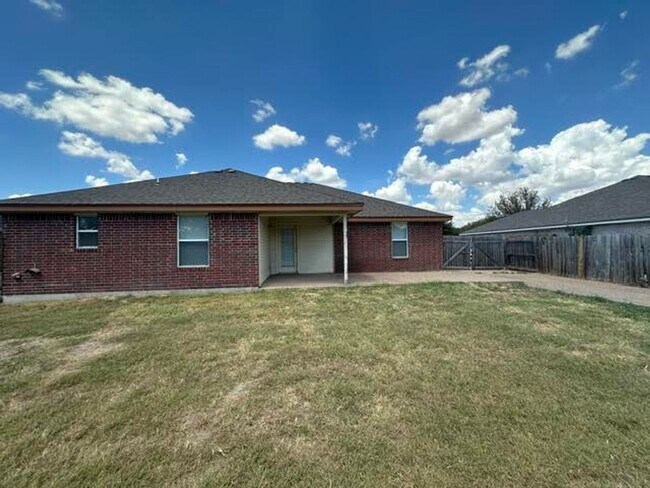 Building Photo - 4300 Larry Don Ln