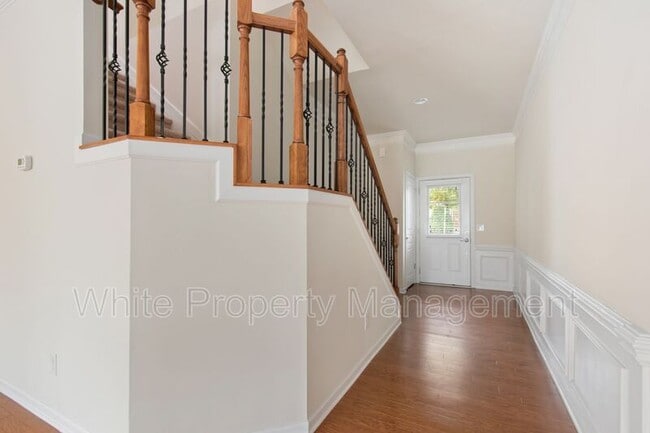 Building Photo - 15648 Canmore St