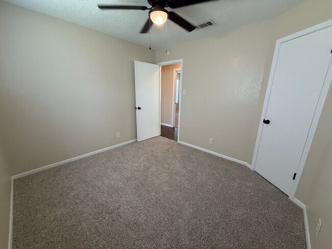 Building Photo - 4-Bedroom House for Rent in Killeen