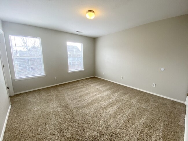 Building Photo - Three Bedroom, University Park Home!