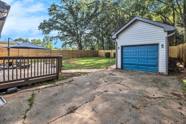 Building Photo - Fully Renovated Smart Home | EV Ready | Au...