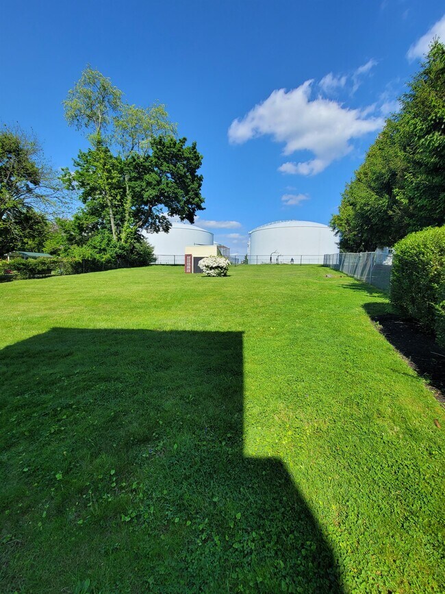 Building Photo - 927 Mt Pleasant Ave