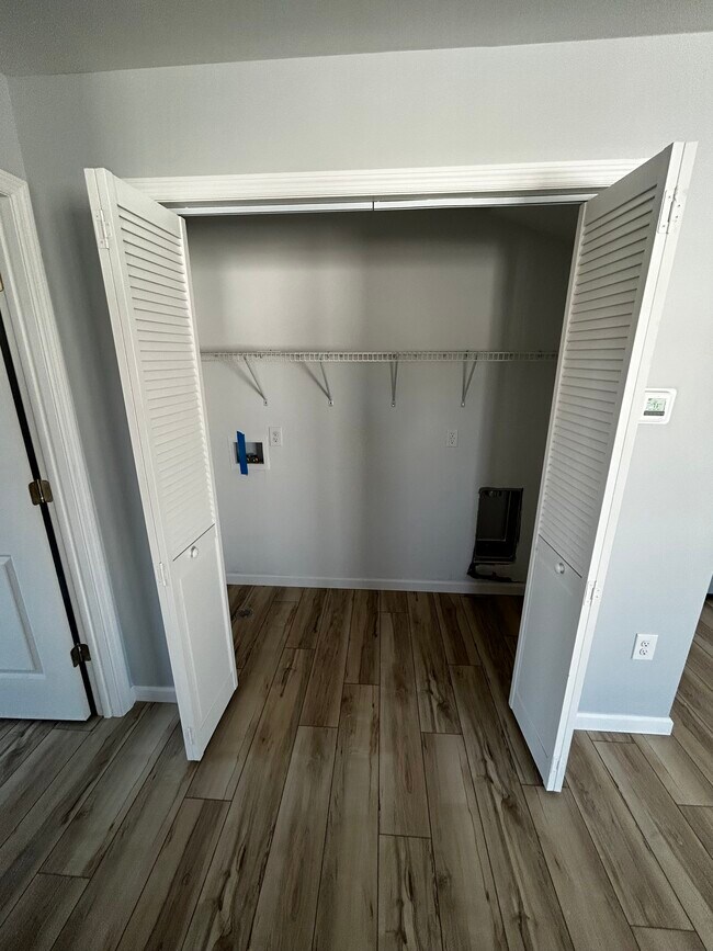 Building Photo - 948 Paterson Ave