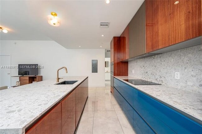 Building Photo - 2678 Tigertail Ave