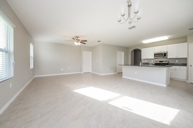 Building Photo - 1883 Green Dragon Dr