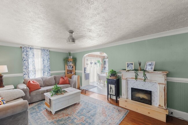 Building Photo - 308 W Main St