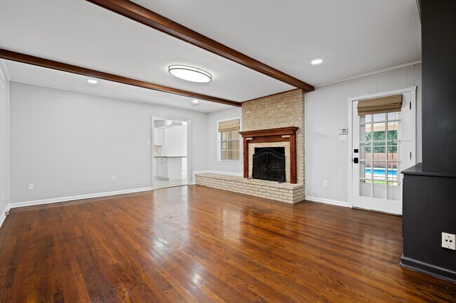 Building Photo - 1539 Brookside Dr