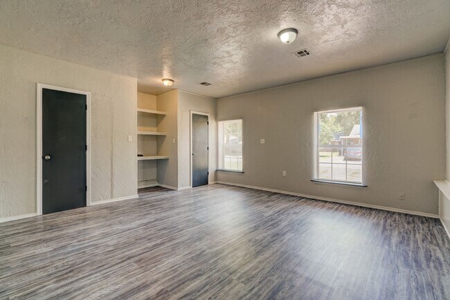 Building Photo - 3 Bed 1.5 Bath Norman
