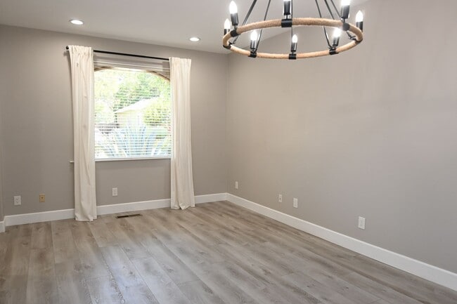 Building Photo - Nice Willow Glen Bungalow, Pet Friendly, 2...