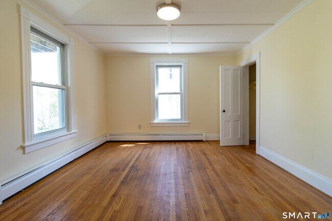 Building Photo - 62 Lincoln Ave