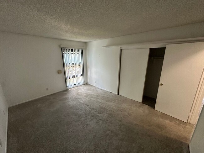 Building Photo - Top-Floor Corner Unit | 3BR in Cross Creek Village, Playa del Rey
