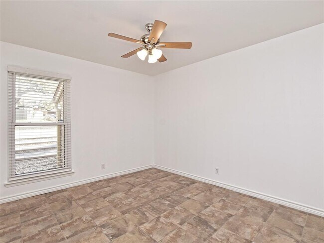 Building Photo - 710 Ramble Ln