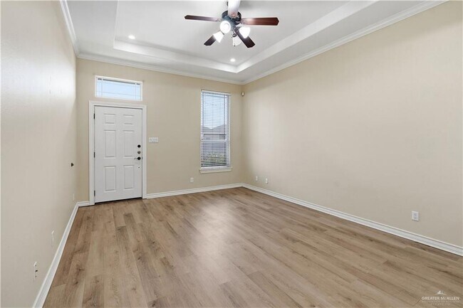 Building Photo - 15 Wellington Ave