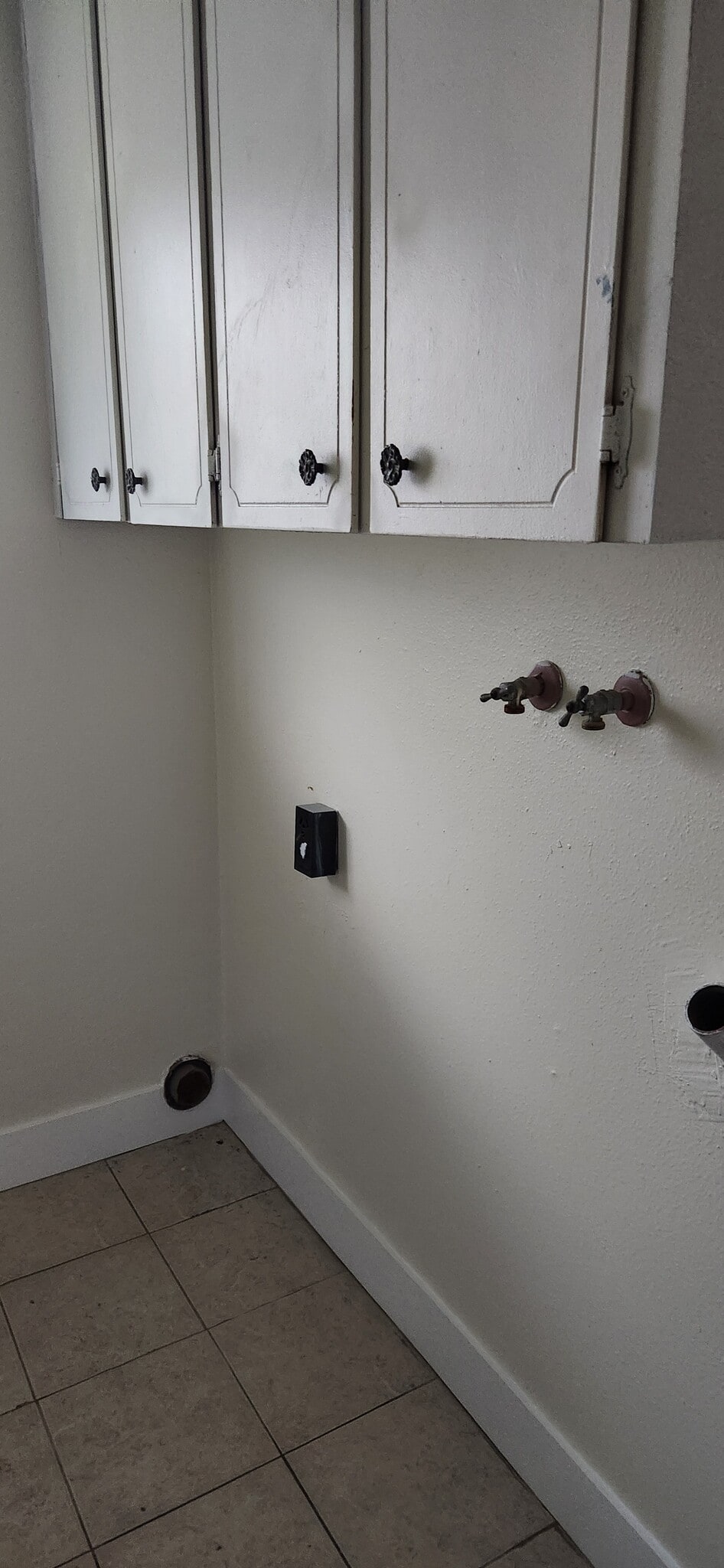 Building Photo - 800 Narregan St