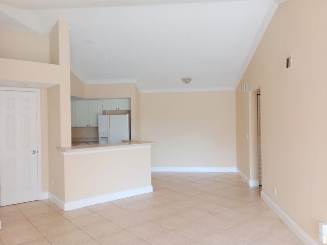 Building Photo - 5737 Gatlin Ave
