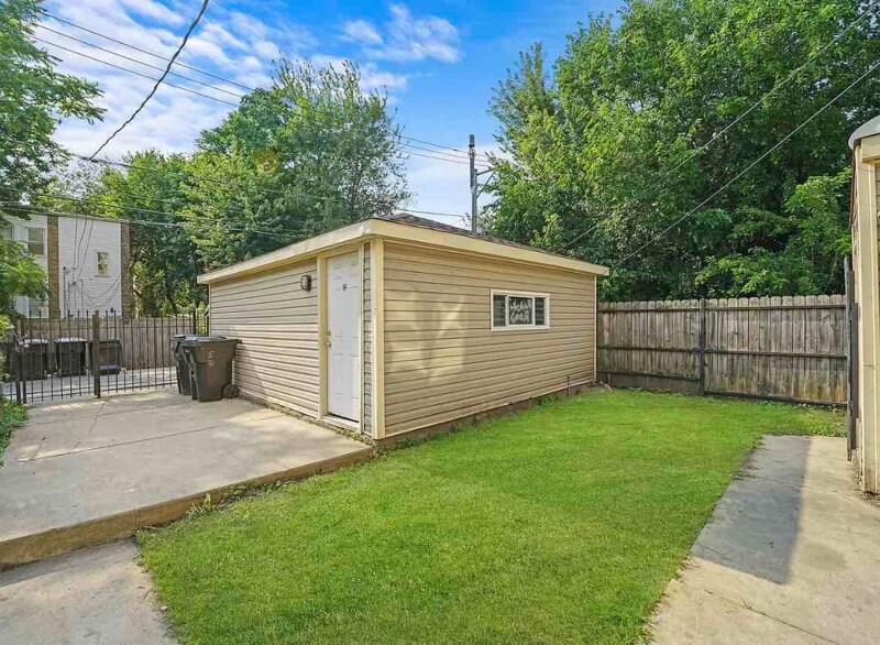 Building Photo - 6430 S Green St