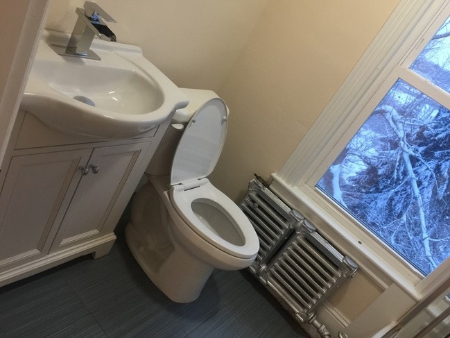 Building Photo - 1451 Congress St