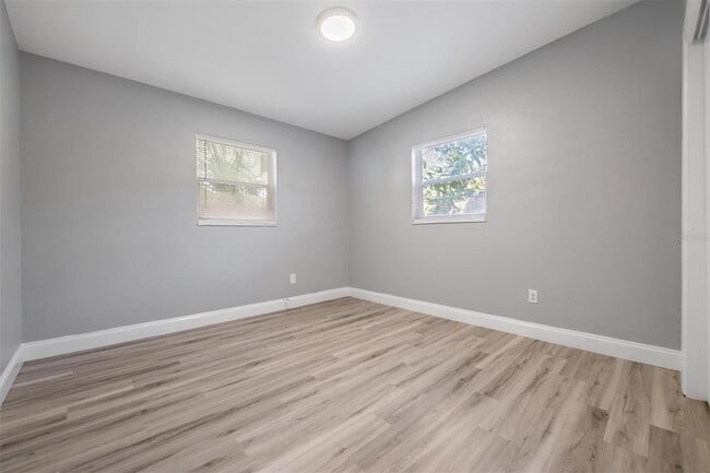 Building Photo - 810 Jurgens St