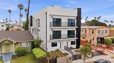 Building Photo - 1430 Cloverdale Ave