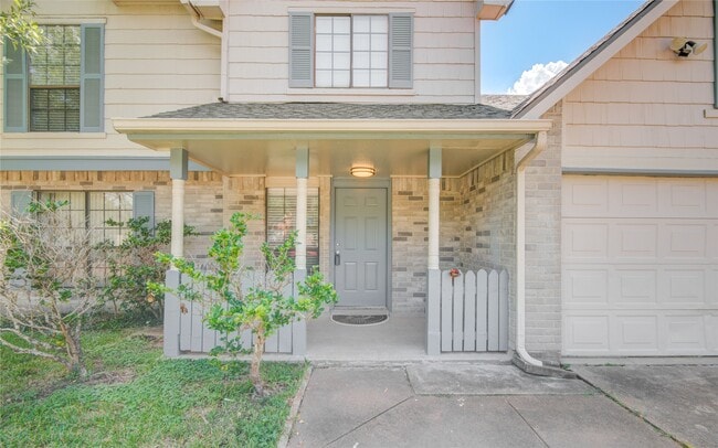 Building Photo - 20403 White Poplar Dr
