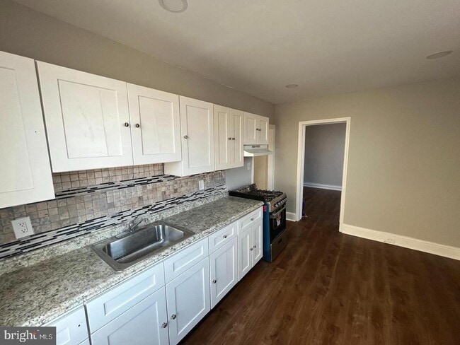 Building Photo - 1251 E Fletcher St