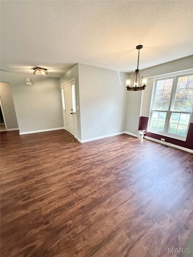 Building Photo - 3241 Tanglebrook Dr