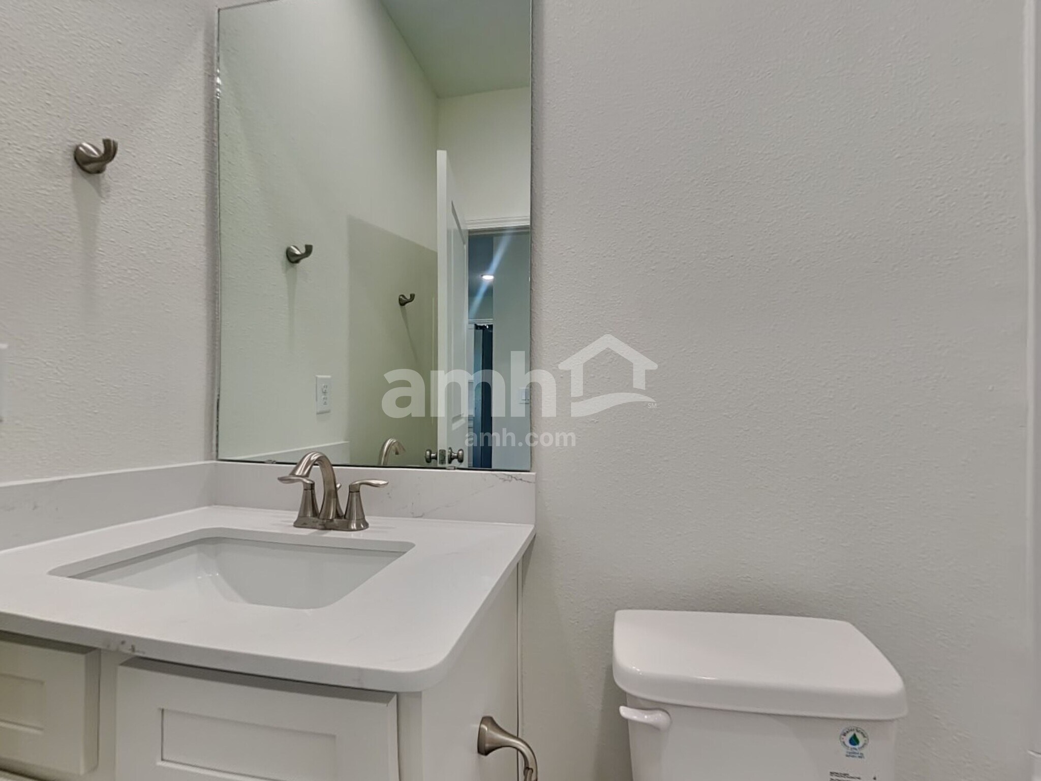 Building Photo - 11637 Hillside Dr