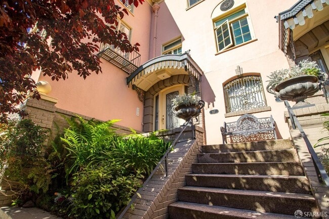 Building Photo - 67 Divisadero St