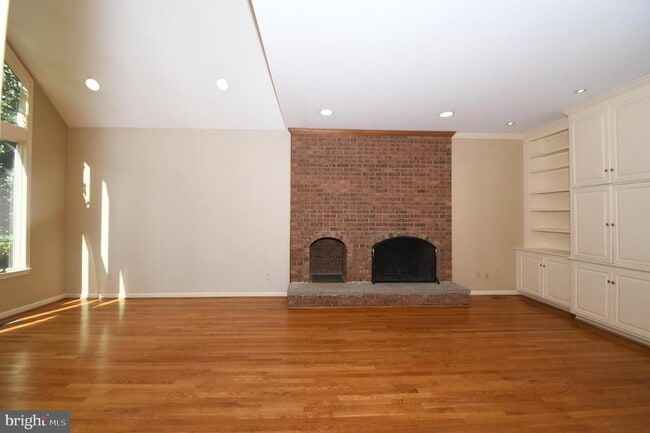 Building Photo - 26 Holly Leaf Ct