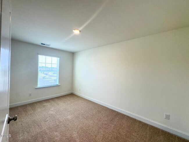 Building Photo - 23 Bibury Wy