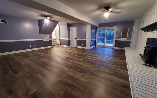 Building Photo - "Charming 3-Bed Oasis with Granite Touches & Cozy Fireplace on Spartan Road!"