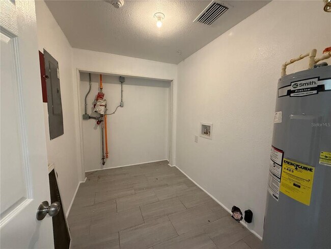 Building Photo - 960 NW 56th Ave