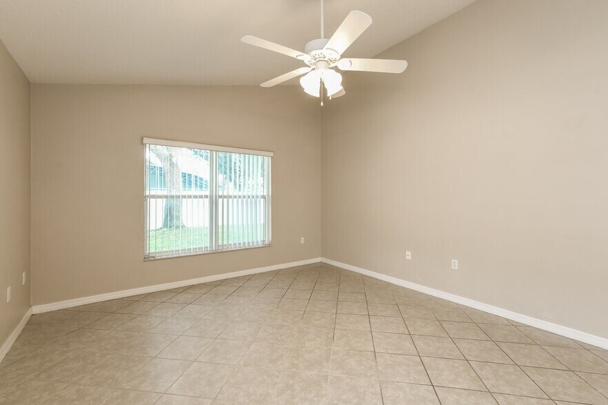 Building Photo - 16623 Rising Star Dr