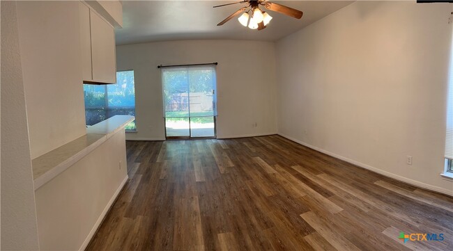 Building Photo - 1500 N Claremont Cir