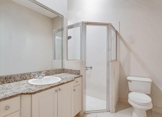 Building Photo - 10513 Versailles Blvd