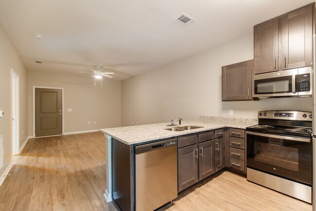 Building Photo - 2 Bedroom/2 Bath Apartment near VSU!!!