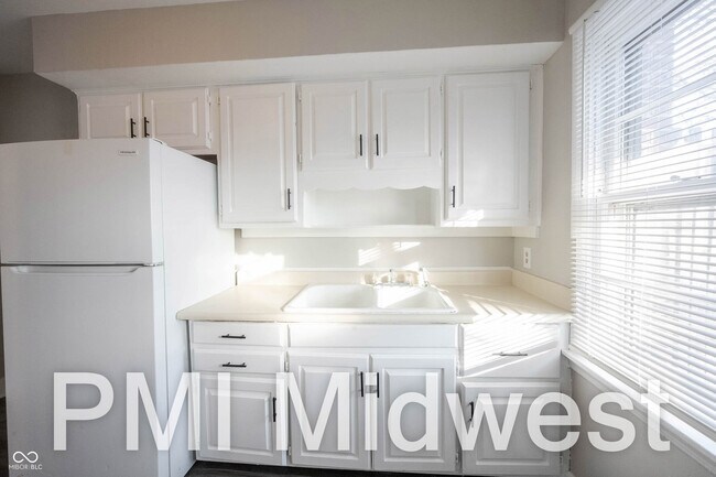 Building Photo - 1319 N Alton Ave