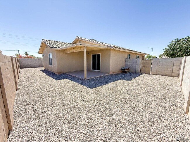 Building Photo - 1175 S 47th Ave