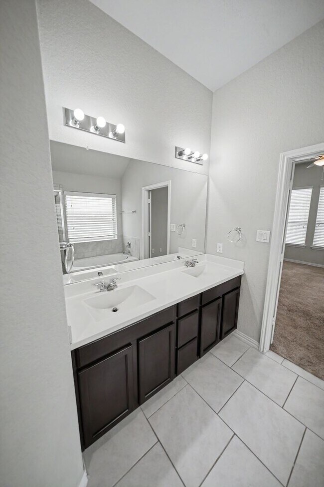 Building Photo - Beautiful Potranco Run Home with 3-Car Garage - Realtor Commission: $750